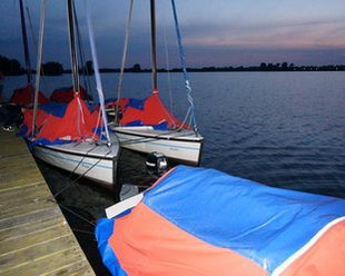 Valk huren in Friesland, slapen onder de dektent